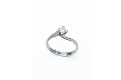 Solitaire ring with diamond Main Image